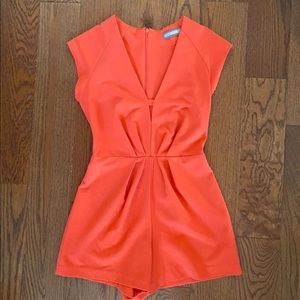 ☀️ Addie Bright Summer Romper 🌺 Size Small | Fun & Flattering!